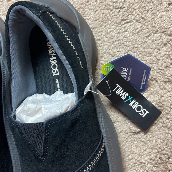 TOMS X KROST Gamma new shoes/ sneakers in box size 7 black

toms brand new - Picture 3 of 12